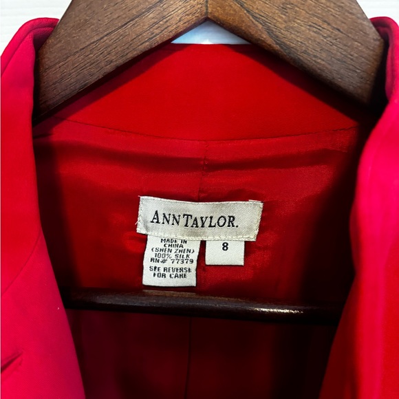 VTG ANN TAYLOR RED 100% SILK LONG SLEEVE TEN BUTTON VALENTINE JACKET SZ 8 - Picture 5 of 13